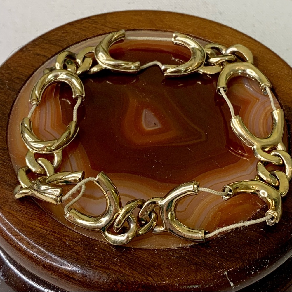 MONET Women's Gold Tone Horseshoe Stretch Link Chain Bracelet Needs Repair VTG - Picture 5 of 10